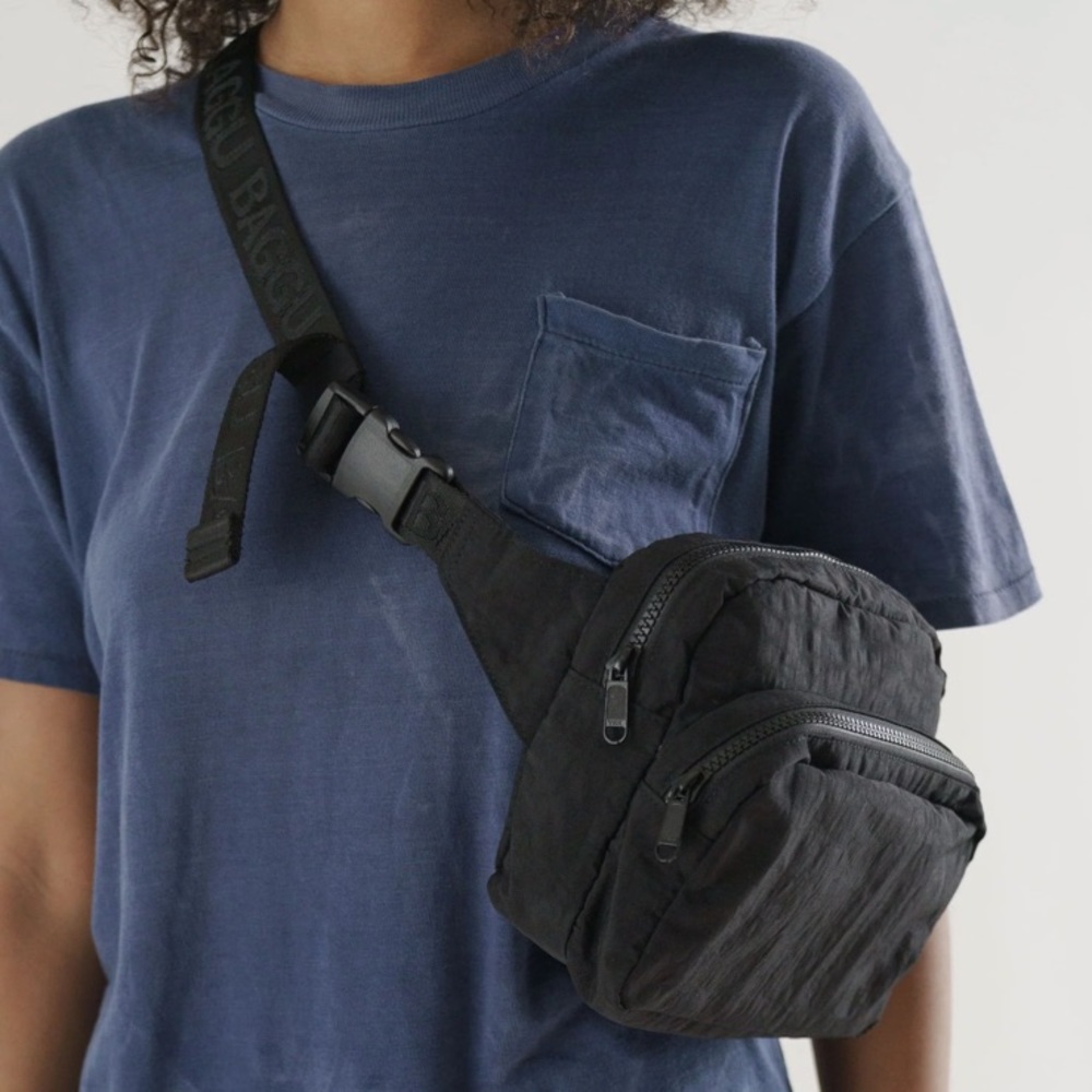 black BAGGU fanny pack 🖤